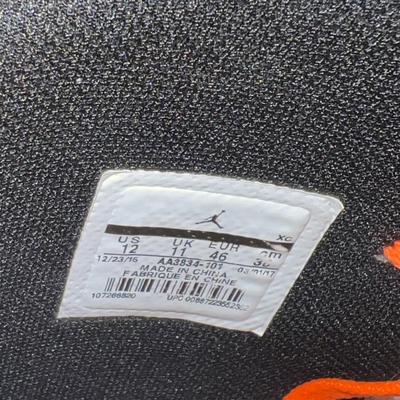 Off White Jordan 1 “Chicago” - Picture 8 of 9